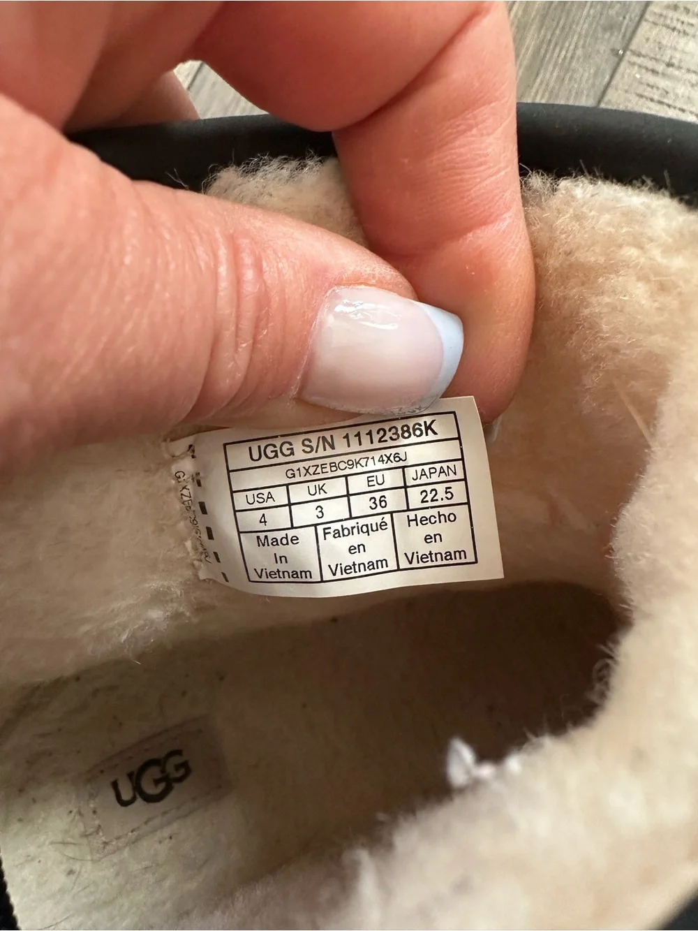 UGG excellent pre